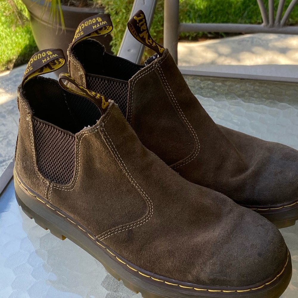 Doc Marten unisex Chelsea boots